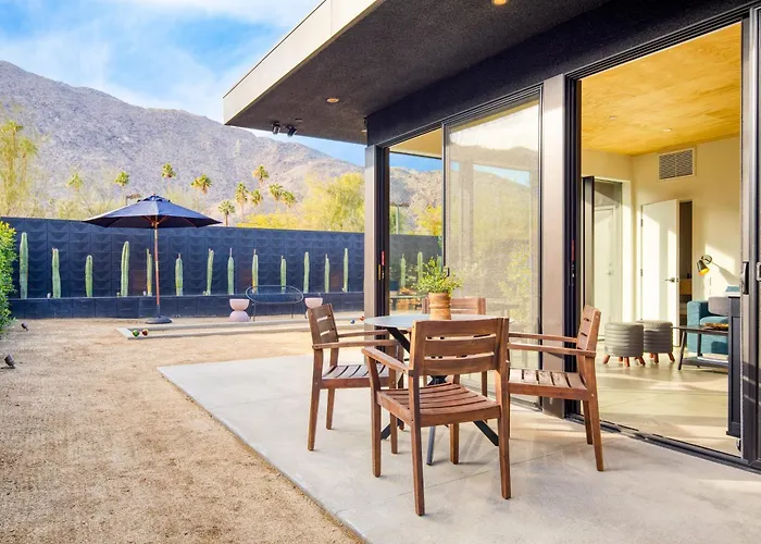 Blackhaus By Avantstay Ada Modern Rooms, Pool & Bbq
